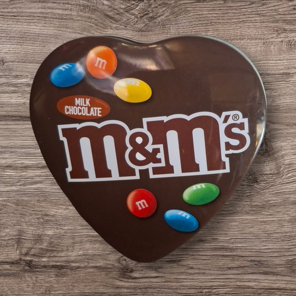 M&M's Heart-Shaped Tins - Picture 2 of 3